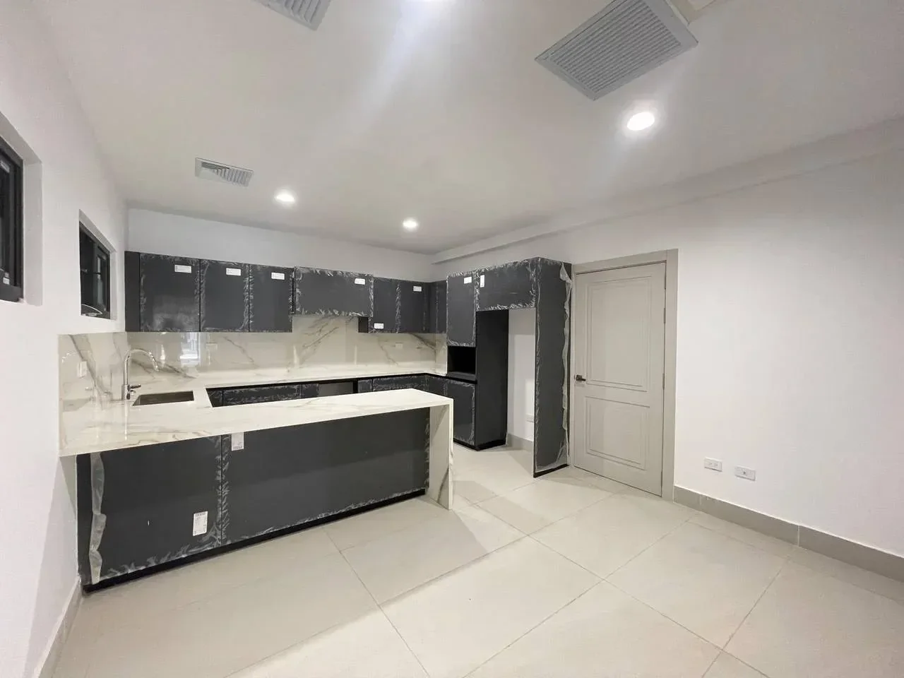 Venta: apartamento en Ensanche Paraiso, Santo Domingo D.N. - 2