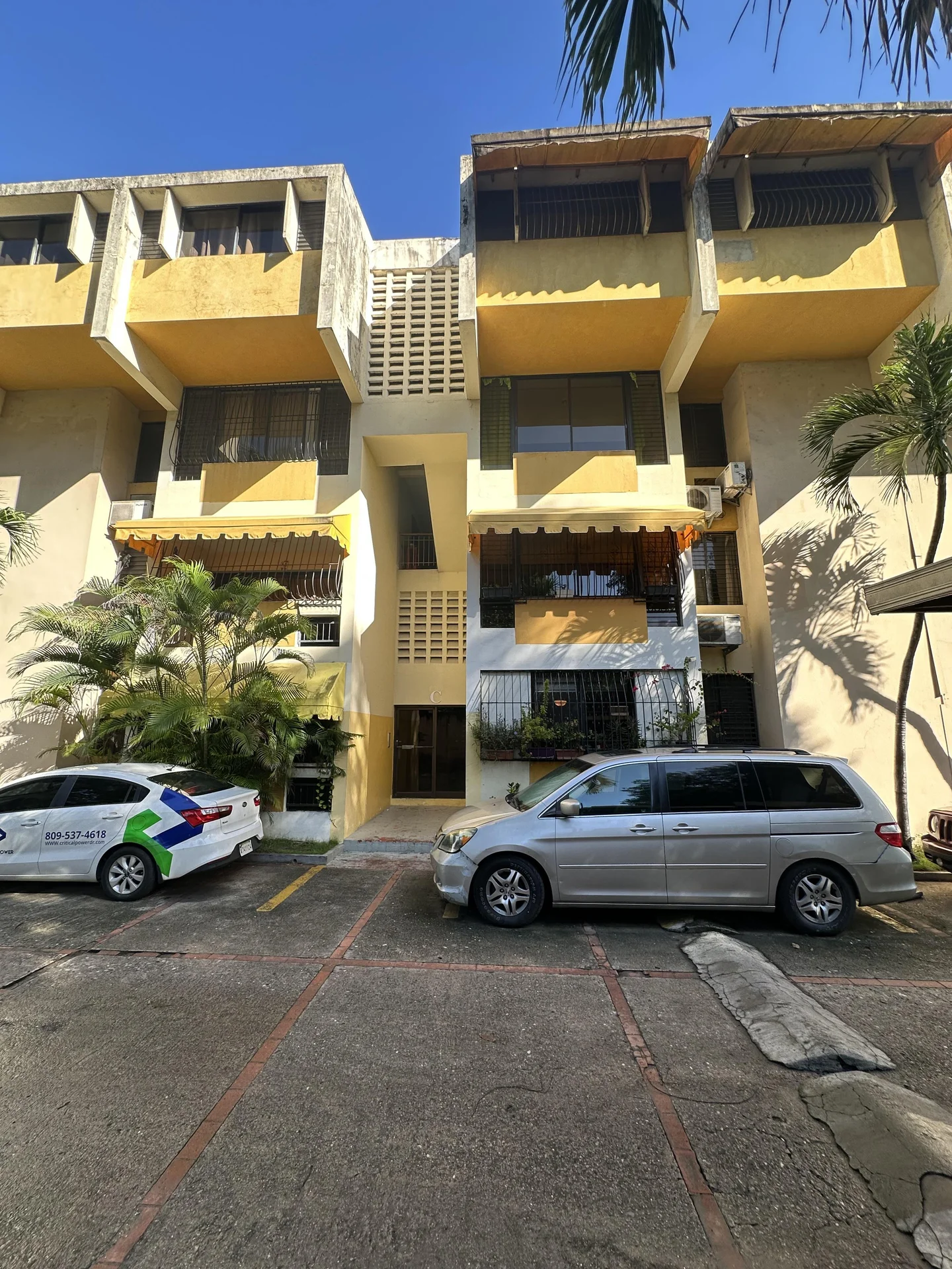 Apartment for Rent - 1 Bedroom, Central location on Los Proceres Avenue, across from Diamond Mall