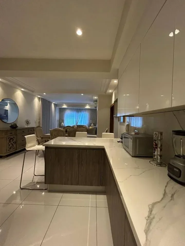 Apartamento en venta — Ensanche Naco, Distrito Nacional (3 hab.) - 5