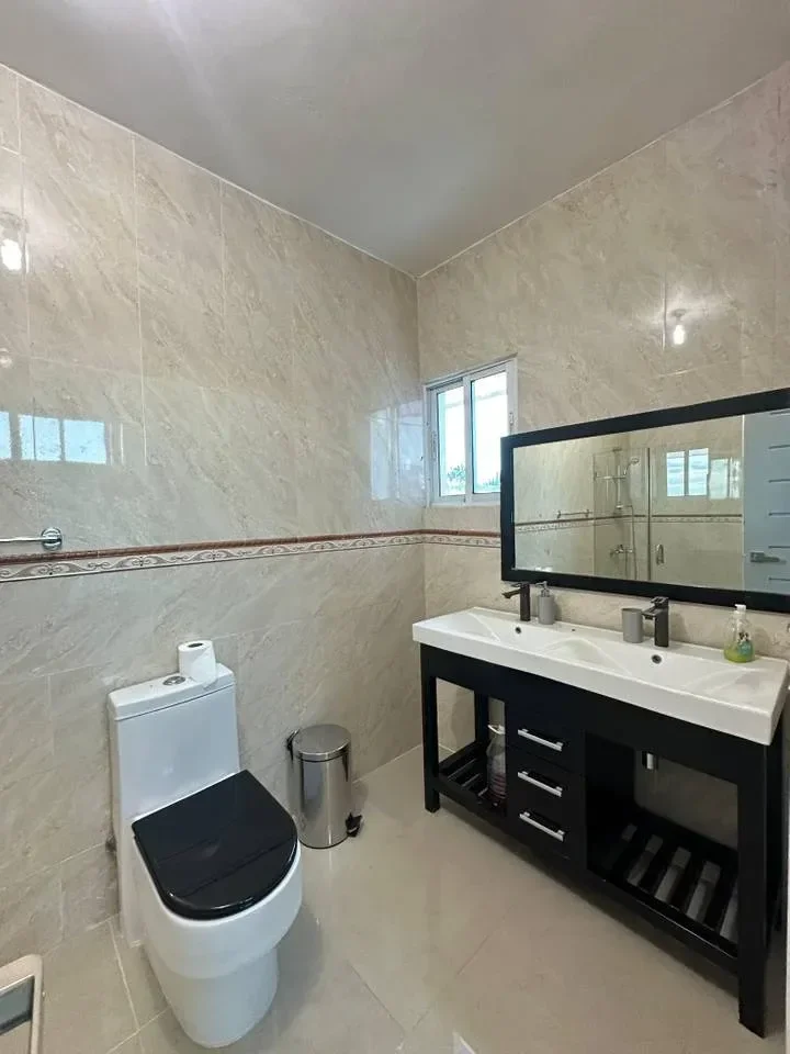 Venta: casa en Altos de Arroyo Hondo, Distrito Nacional - 5