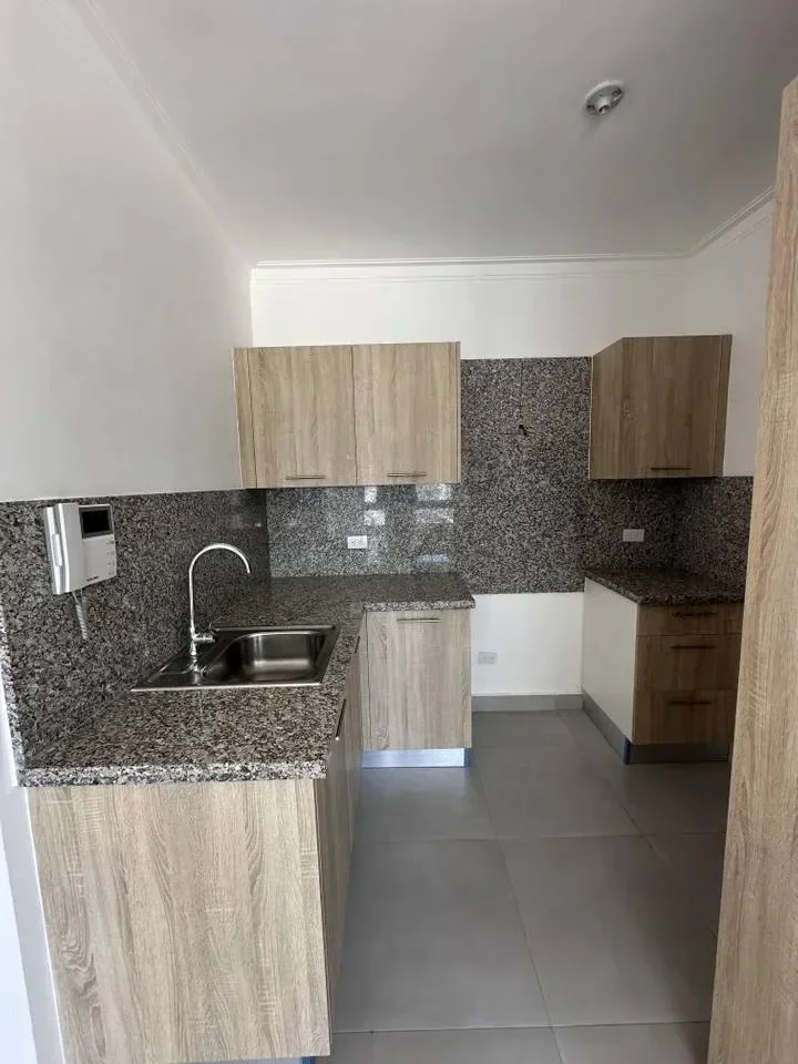 Apartamento en Evaristo Morales en alquiler - 3