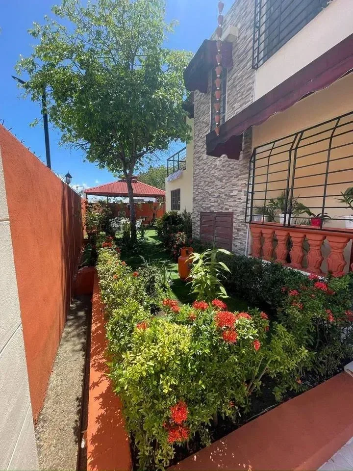 Casa de 3 habitaciones en venta en Jacobo Majluta, Santo Domingo Norte - 2