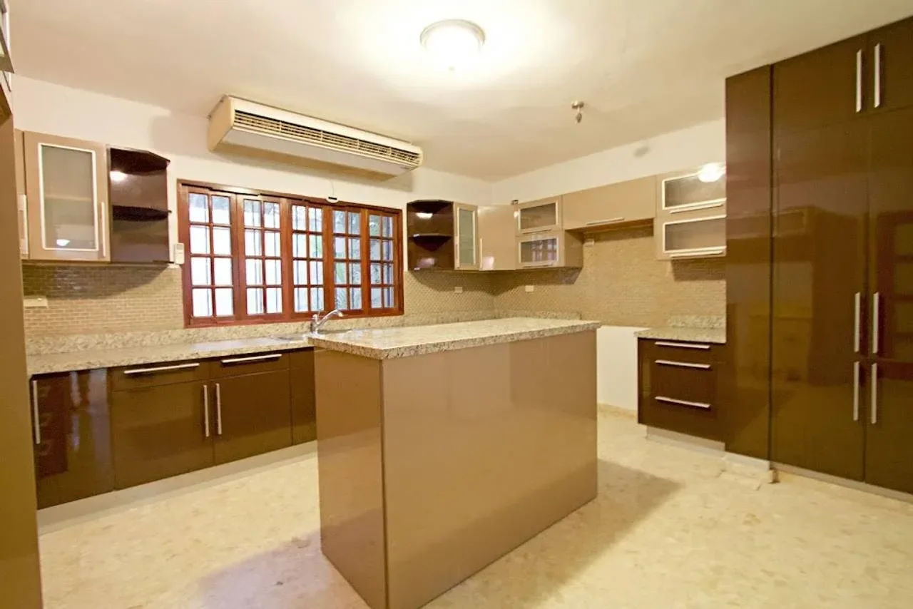 Casa en venta — Cuesta Hermosa III, Distrito Nacional (5 hab.) - 3