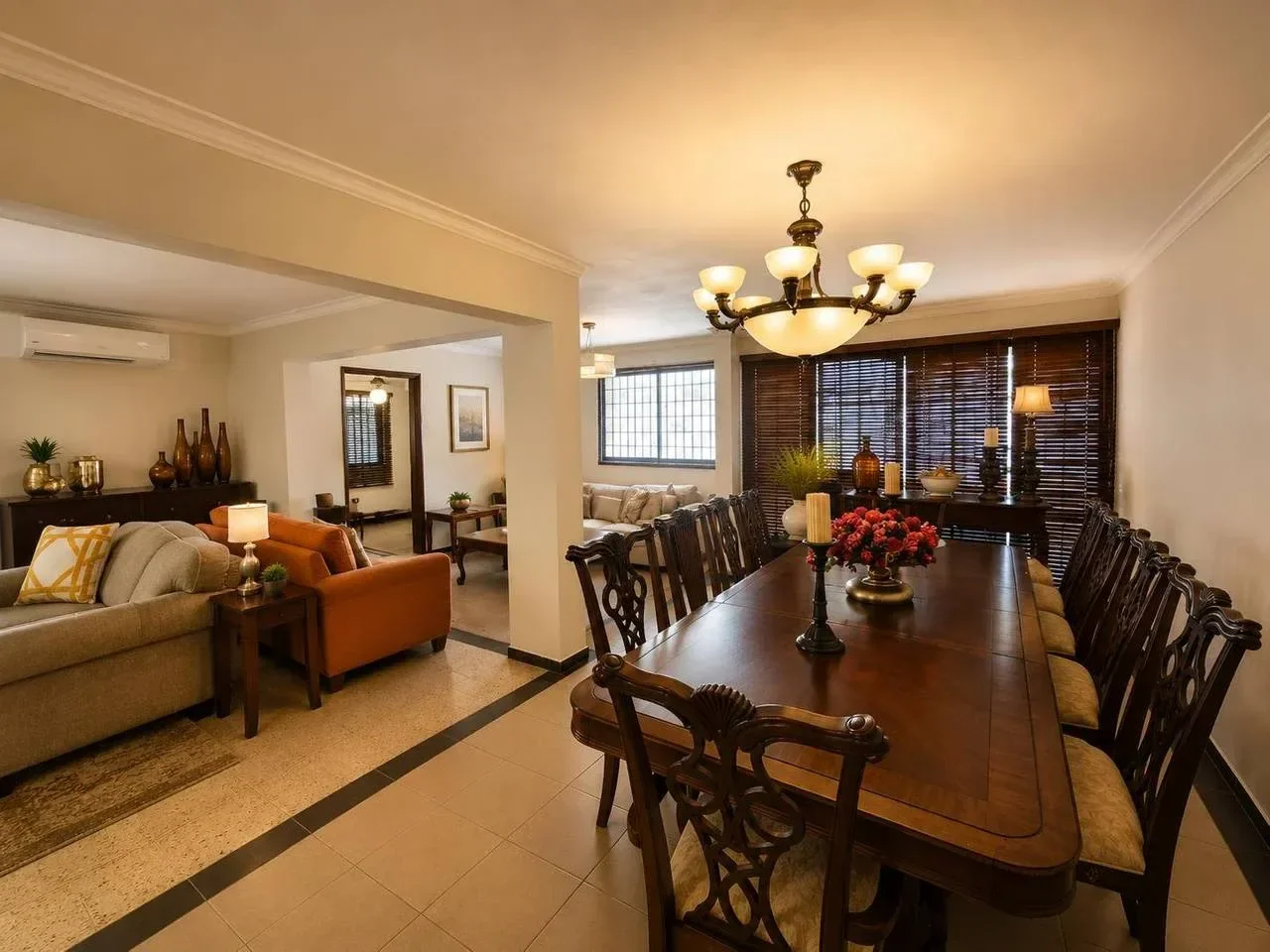 Casa de 4 habitaciones en venta en Los Jardines del Sur, Santo Domingo D.N. - 3