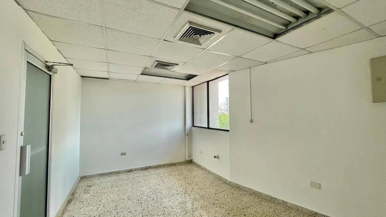 Alquiler: oficina en El Vergel, Santo Domingo D.N. - 2
