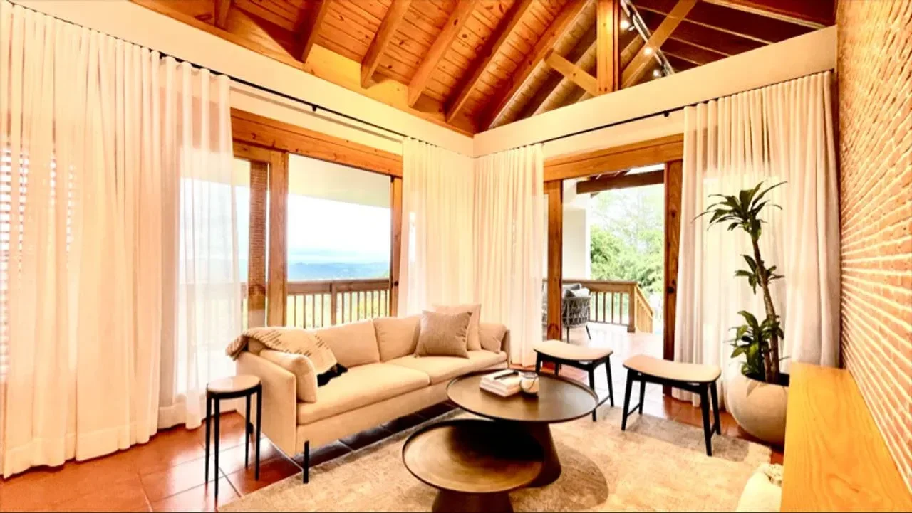 Jarabacoa: villa 4 hab. · 1032 m² en venta - 2
