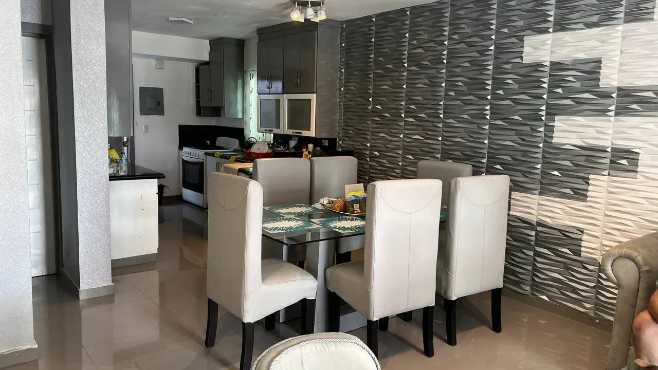 Casa de 5 habitaciones en venta en Villa Faro, Santo Domingo Este - 3