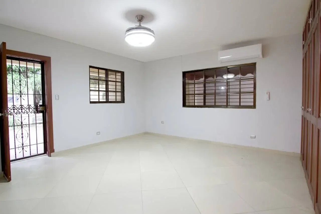 Casa en venta — Cuesta Hermosa III, Distrito Nacional (5 hab.) - 5